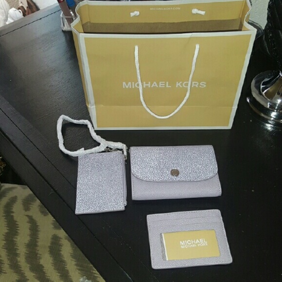 SOLD!!!Michael Kors wallet, card holder