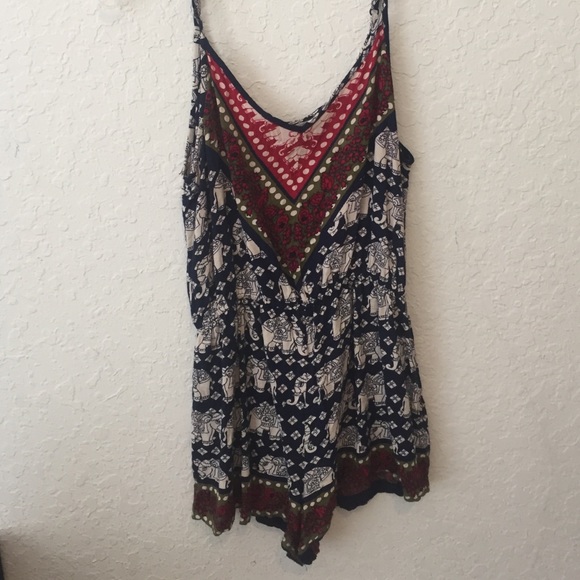Elephant print romper sz med