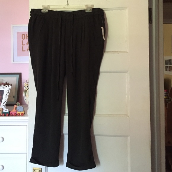 Sold🎉Olive Green Silky Joggers - Picture 3 of 4