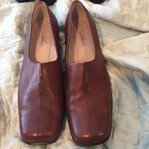 Very comfy small healed shoes