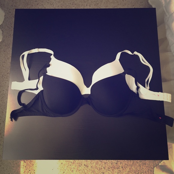 Just the BLACK bra is being sold