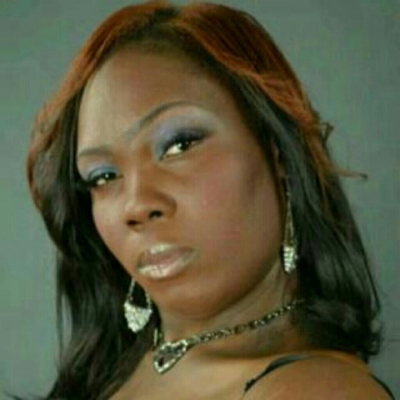 Meet your Posher, Mia