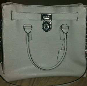 RESERVED FOR Vrobs1106