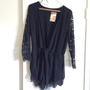 🎲🎲 VEGAS ANYONE? 🎲🎲BLACK LACE ROMPER!