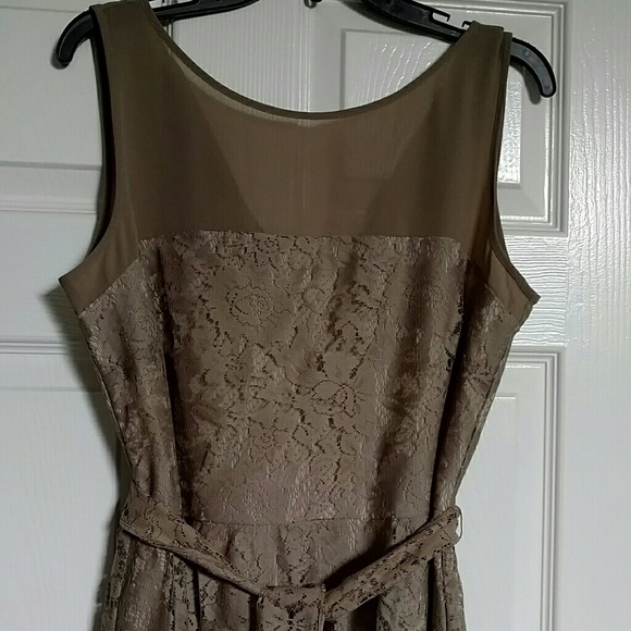 Chic Lace Dress