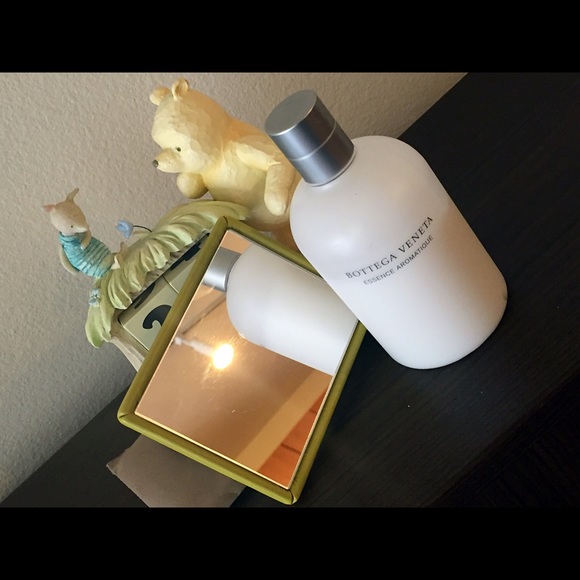 bottega veneta - body lotion (used)