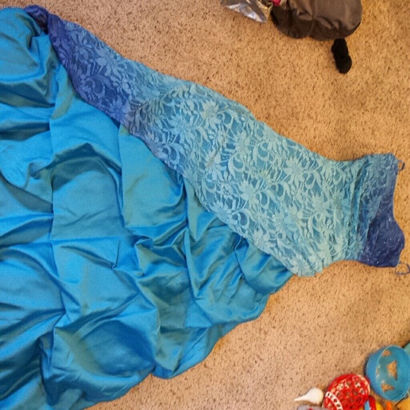 Prom dress - Picture 2 of 2