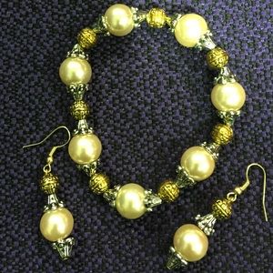 Bracelet earring set