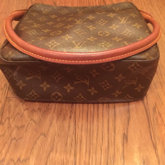 🎉4DAY SALE🎉Louis Vuitton med Loop Mono 💯% auth - Picture 2 of 4