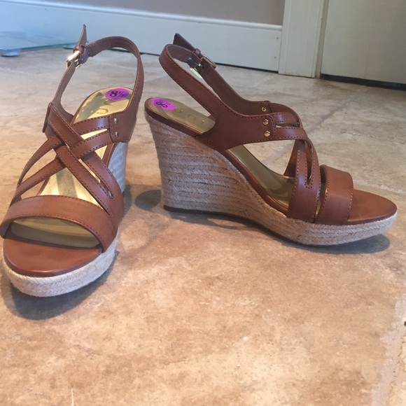 Unisa wedge sandal 8.5