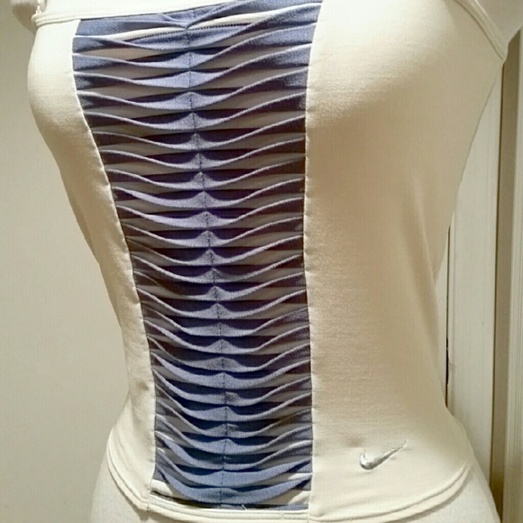 Unique Nike Ribbed Workout Top - Picture 2 of 4