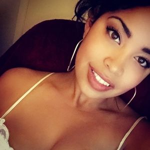 Meet your Posher, Echoe