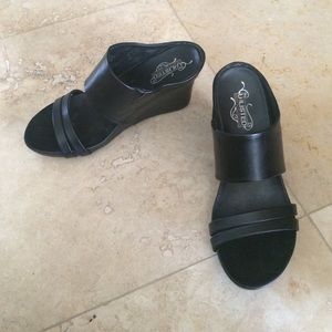 Kenneth Cole Unlisted wedge