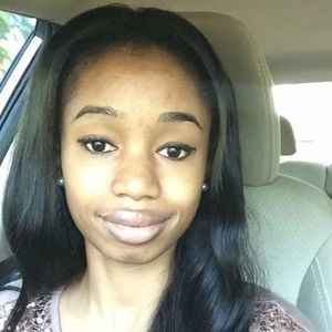 Meet your Posher, Ambria