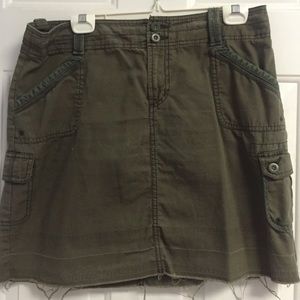 Gap olive color skirt