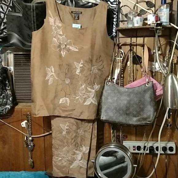 Classy and Comfortable outfit by Anne Carson
