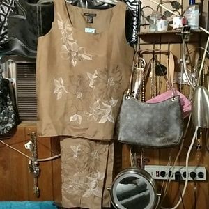 Classy and Comfortable outfit by Anne Carson