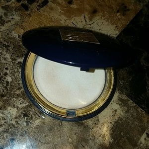 ⛤SALE ⛤Estee lauder oil control pressed powder.