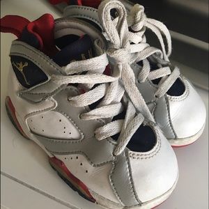 Toddler SZ 6c Jordans