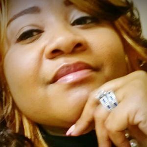 Meet your Posher, Monique