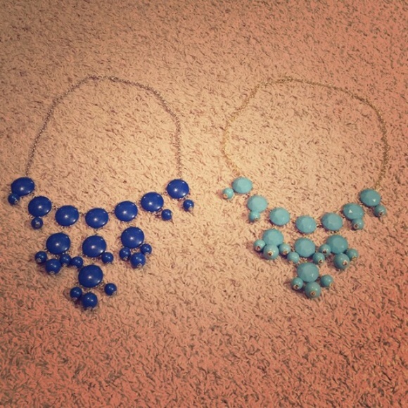 Bundle of two bubble necklaces