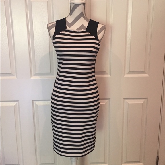 ❌ SOLD ❌ Michael Kors Striped Dress - Picture 4 of 4