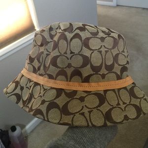 Coach hat size small