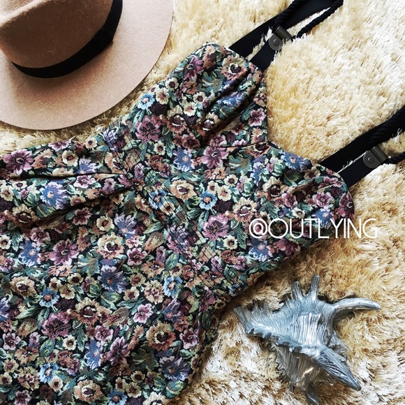 ❌SOLD❌BCBGENERATION FloralTapestry Suspender Dress - Picture 2 of 3