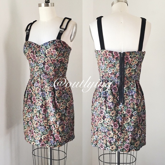 ❌SOLD❌BCBGENERATION FloralTapestry Suspender Dress - Picture 3 of 3