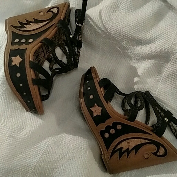 Jessica Simpson Leather Star Wedges