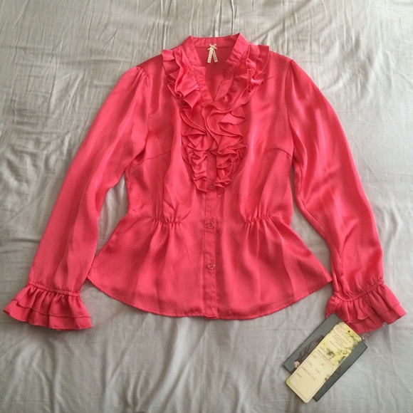 Fuschia fancy blouse - Picture 1 of 2