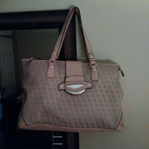 XoXo Hand Bag in excellent Condition!!