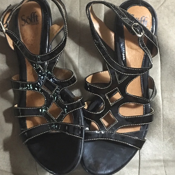 Sandals. Black patent. Size 9 1/2