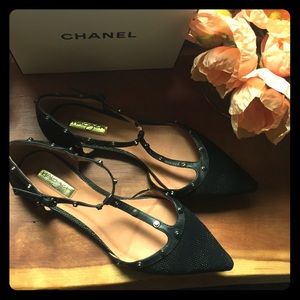 Halogen pointed toe black stud gladiator sandals