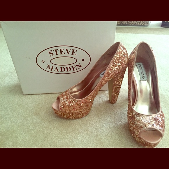 Champagne Pink Sequin Steve Madden Heels!