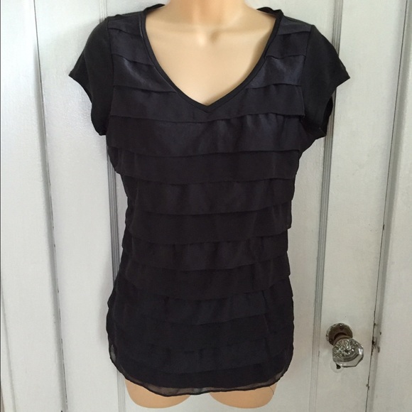 Limited Ruffle tee - Picture 2 of 3