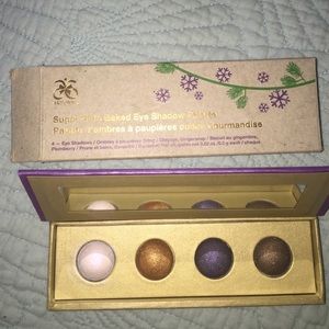 *SALE* Arbonne multi color eye shadow