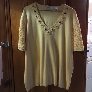 Alfred Dunner yellow sweater Alfred Dunner yellow sweater