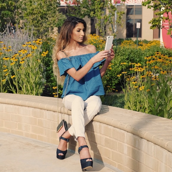 25% off Sale {HP} Denim Ruffle Crop Top - Picture 4 of 4