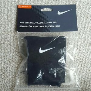 nike essential knee pads