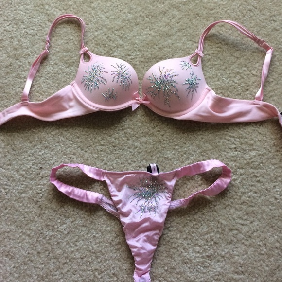 Rare Victoria's Secret fashion show set