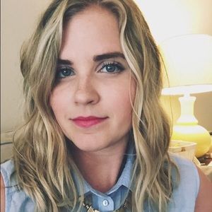 Meet your Posher, Laura