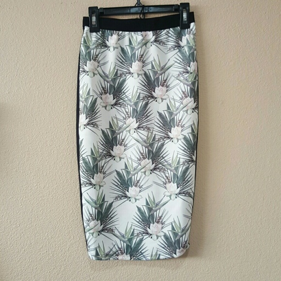 🎁Lats skirt - Picture 1 of 3