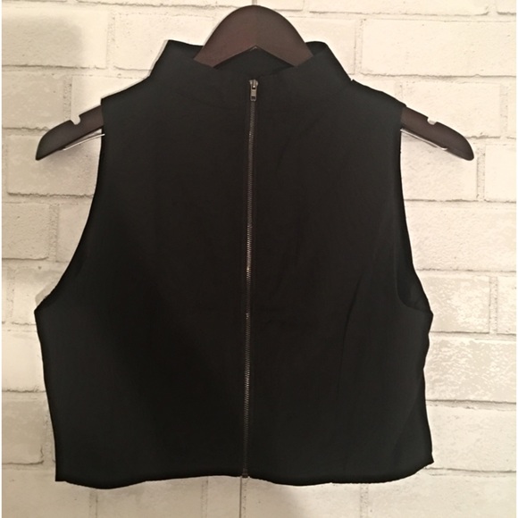 π Boho Black Crop Top with Choker Collar - Picture 4 of 4