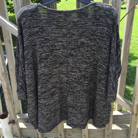 Black and gray v neck sweater - Picture 2 of 4