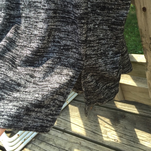 Black and gray v neck sweater - Picture 4 of 4