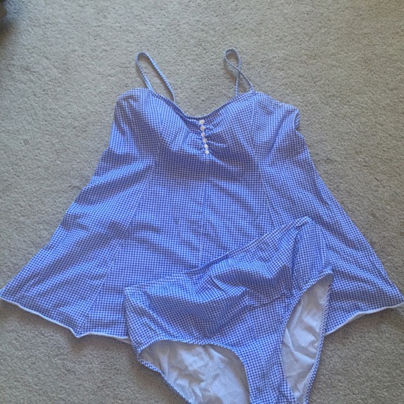 Size x-large maternity bathing suit