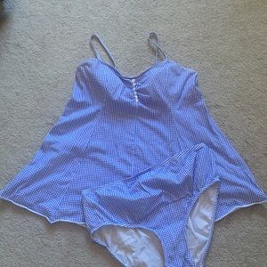 Size x-large maternity bathing suit