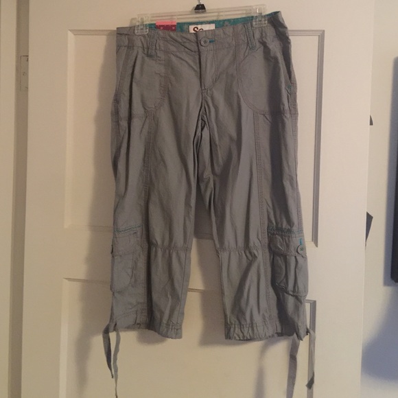 NWT So Gray capris Sz 7