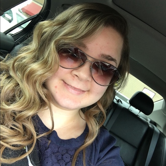 Meet your Posher, Amanda